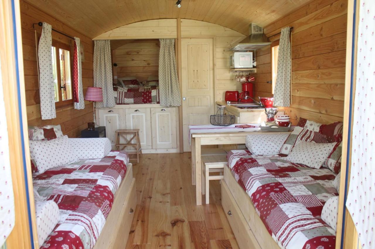 Les Roulottes De Dilou Cerise Hotell Matha Exteriör bild